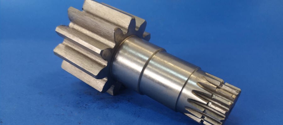 Hřídele otočných motorů OMEX, hřídele pojezdových motorů, ozubená kola, saně, ložiska, ráfek Polsko